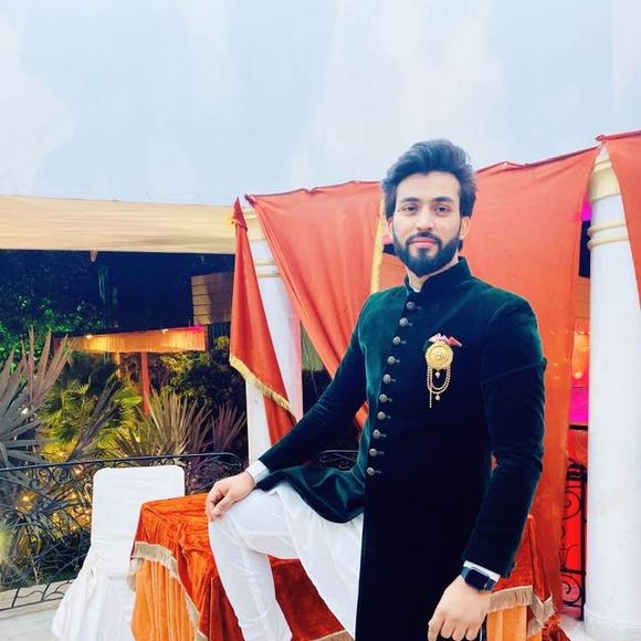 Meet your Posher, Vaibhav - Picture 1 of 1